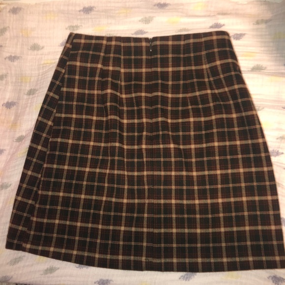 Brandy Melville Cara skirt never worn - Picture 2 of 3